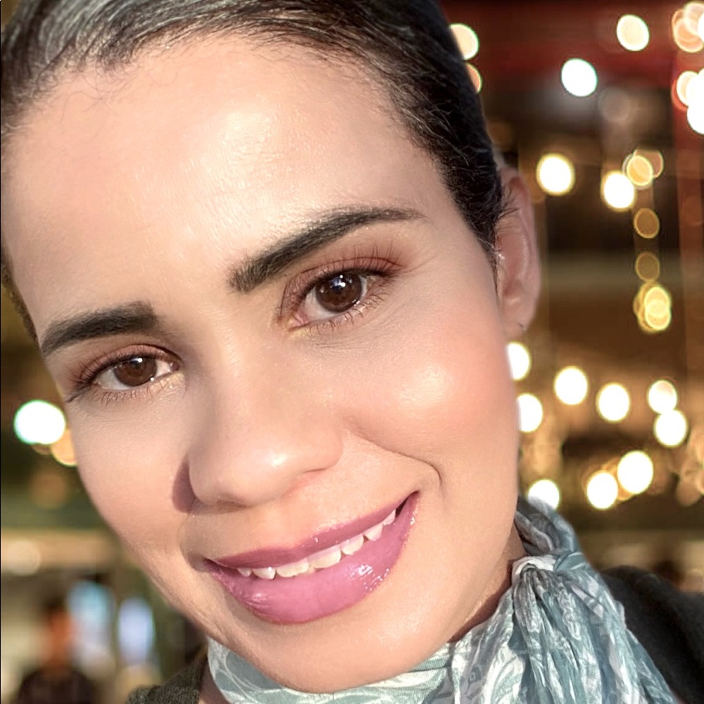 Meet your Posher, Migdaliz